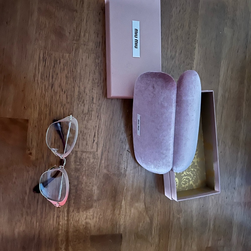 Cat eye glasses no outter box  just case miu miu